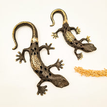 Load image into Gallery viewer, Brass Decor Gecko
