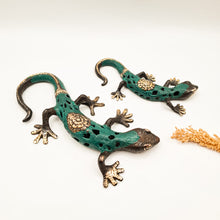 Load image into Gallery viewer, Brass Decor Gecko
