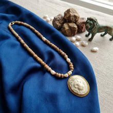 Load image into Gallery viewer, Necklace Pendant Bone
