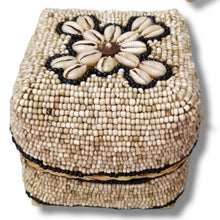 Load image into Gallery viewer, Balinese Beads Box Set of 3 Square
