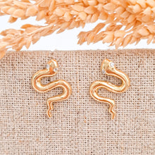 Load image into Gallery viewer, Earring Stud Snake
