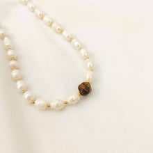 Load image into Gallery viewer, Necklace Pearl and Gemstone
