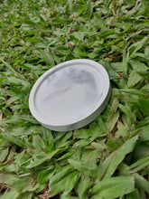 Load image into Gallery viewer, Decorative Round Plate
