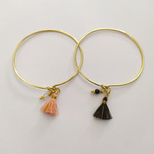 Load image into Gallery viewer, Bracelet Brass Wire Tassel
