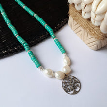 Load image into Gallery viewer, Necklace Turquoise and Pearl

