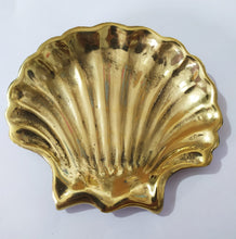 Load image into Gallery viewer, Plate Brass Trinket Tray Shell Mutiara
