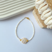 Load image into Gallery viewer, Bracelet Pearl Full Moon
