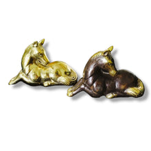 Load image into Gallery viewer, Brass Decor Horse Sitting
