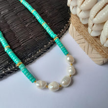 Load image into Gallery viewer, Necklace Turquoise and Pearl
