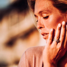 Load image into Gallery viewer, Ring Drop Big Amethyst
