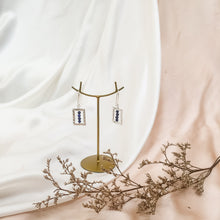 Load image into Gallery viewer, Earring Cleopatra Square Short
