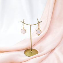 Load image into Gallery viewer, Earring India Full Moon Pearl
