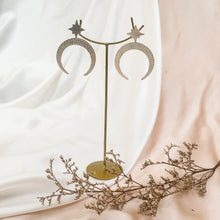 Load image into Gallery viewer, Earring Crescent Moon and Star
