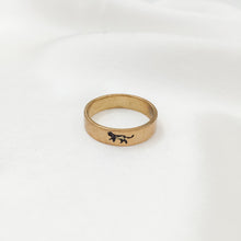 Load image into Gallery viewer, Ring Quote Brass 0,5
