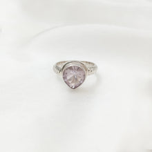 Load image into Gallery viewer, Ring Drop Big Amethyst
