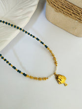 Load image into Gallery viewer, Necklace Crystal With Pendant Fish Gold
