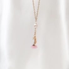 Load image into Gallery viewer, Necklace Fan Stone with Pearl

