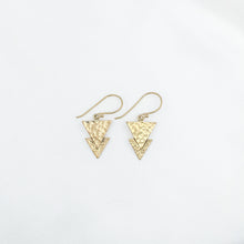 Load image into Gallery viewer, Earring Cleopatra Double Triangle S
