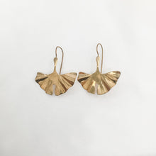 Load image into Gallery viewer, Earring Antique Ginkgo
