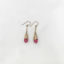 Load image into Gallery viewer, Earring Trumpet Gemstone
