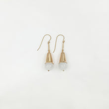 Load image into Gallery viewer, Earring Trumpet Gemstone
