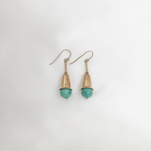 Load image into Gallery viewer, Earring Trumpet Gemstone
