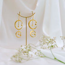 Load image into Gallery viewer, Moon and Star Errings Golden handmade Jewellery
