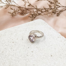 Load image into Gallery viewer, Ring Drop Big Amethyst
