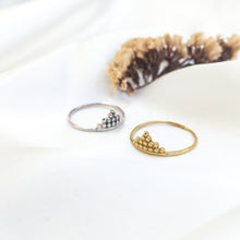 Load image into Gallery viewer, Ring India Bindi Triangle
