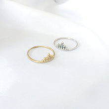 Load image into Gallery viewer, Ring India Bindi Triangle
