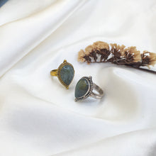 Load image into Gallery viewer, Ring India Labradorite Drop
