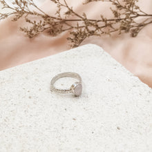 Load image into Gallery viewer, Ring Drop Rose Quartz

