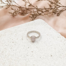 Load image into Gallery viewer, Ring Drop Rose Quartz
