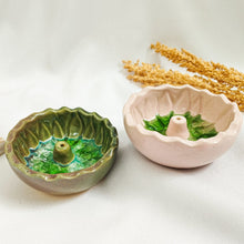 Load image into Gallery viewer, Incense Holder Ceramic Teratai Gerigi
