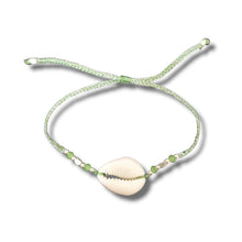 Load image into Gallery viewer, Bracelet Cowrie Kepang
