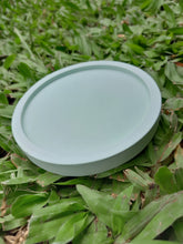 Load image into Gallery viewer, Decorative Round Plate
