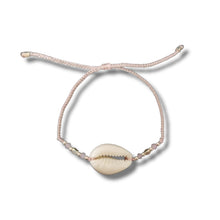Load image into Gallery viewer, Bracelet Cowrie Kepang
