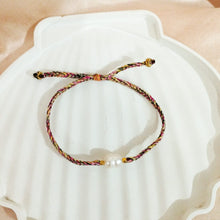 Load image into Gallery viewer, Bracelet Kepang Pearls
