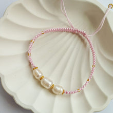 Load image into Gallery viewer, Bracelet Macrame Pearl

