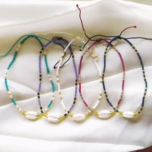 Load image into Gallery viewer, Anklet Miyuki Cowrie Horizontal
